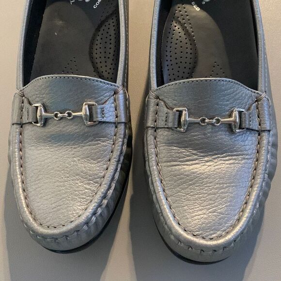 SAS Silver Leather Loafers - Picture 2 of 7